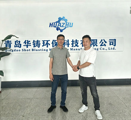 现场握手签约